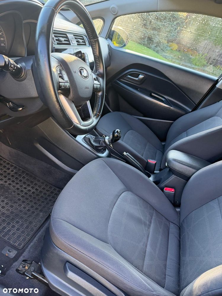 Kia Rio 1.1 CRDI Dream Team Edition - 18