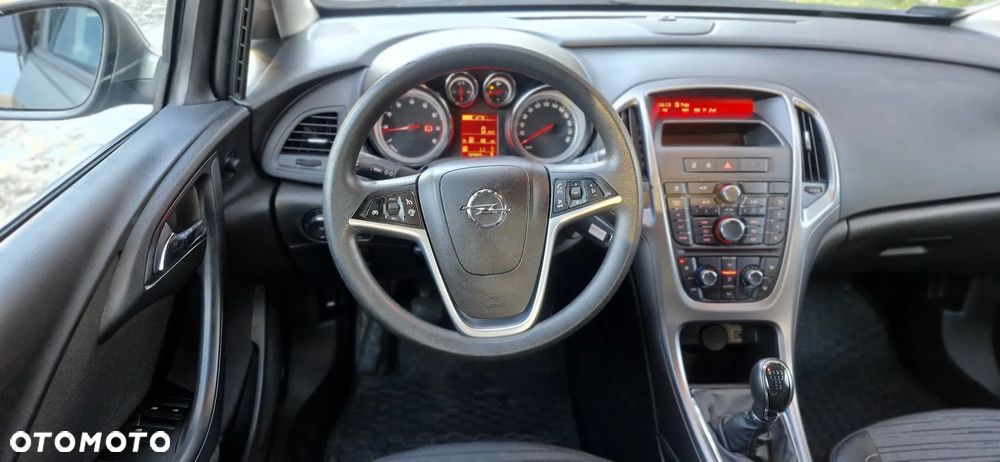 Opel Astra IV 1.6 Cosmo - 27