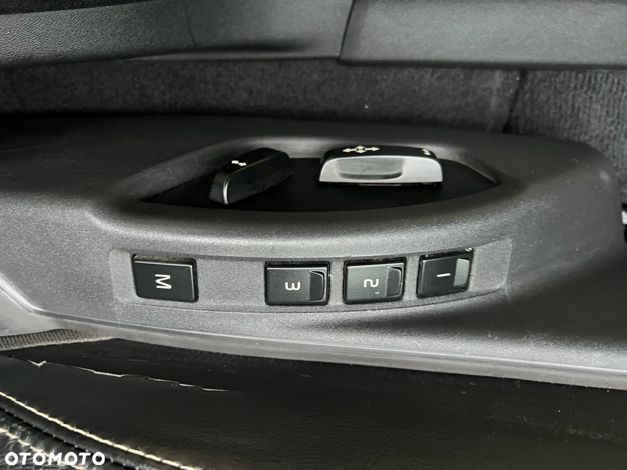 Volvo XC 60 T6 AWD R-Design - 30