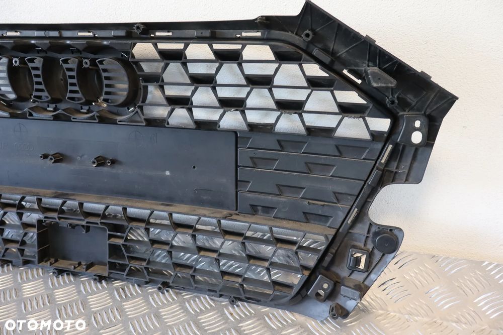 GRILL GRIL ATRAPA AUDI A1 II 82A 82A853653 82A853653A 2018- - 12