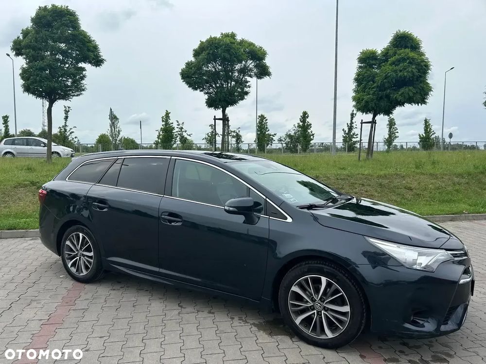 Toyota Avensis 1.8 Premium MS - 1