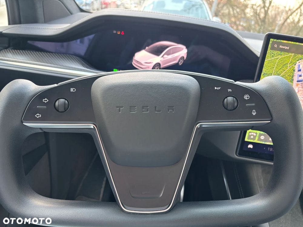 Tesla Model X Plaid - 14