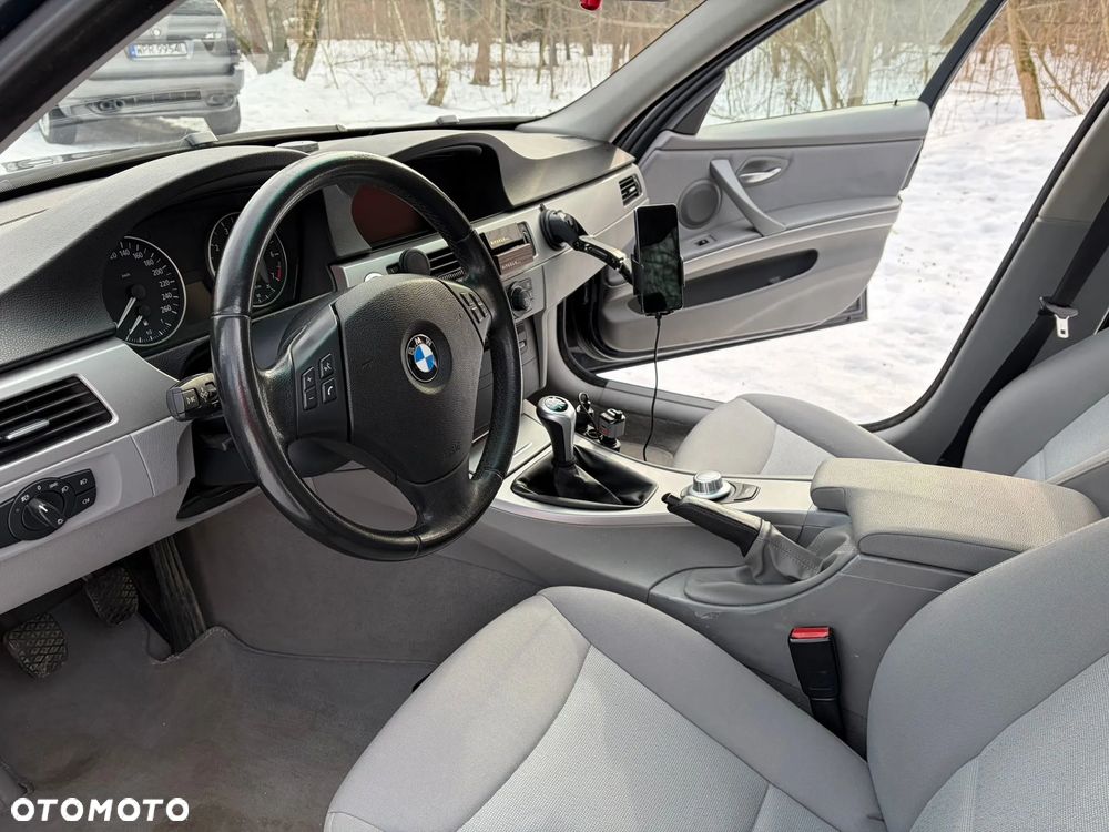 BMW Seria 3 318i - 14