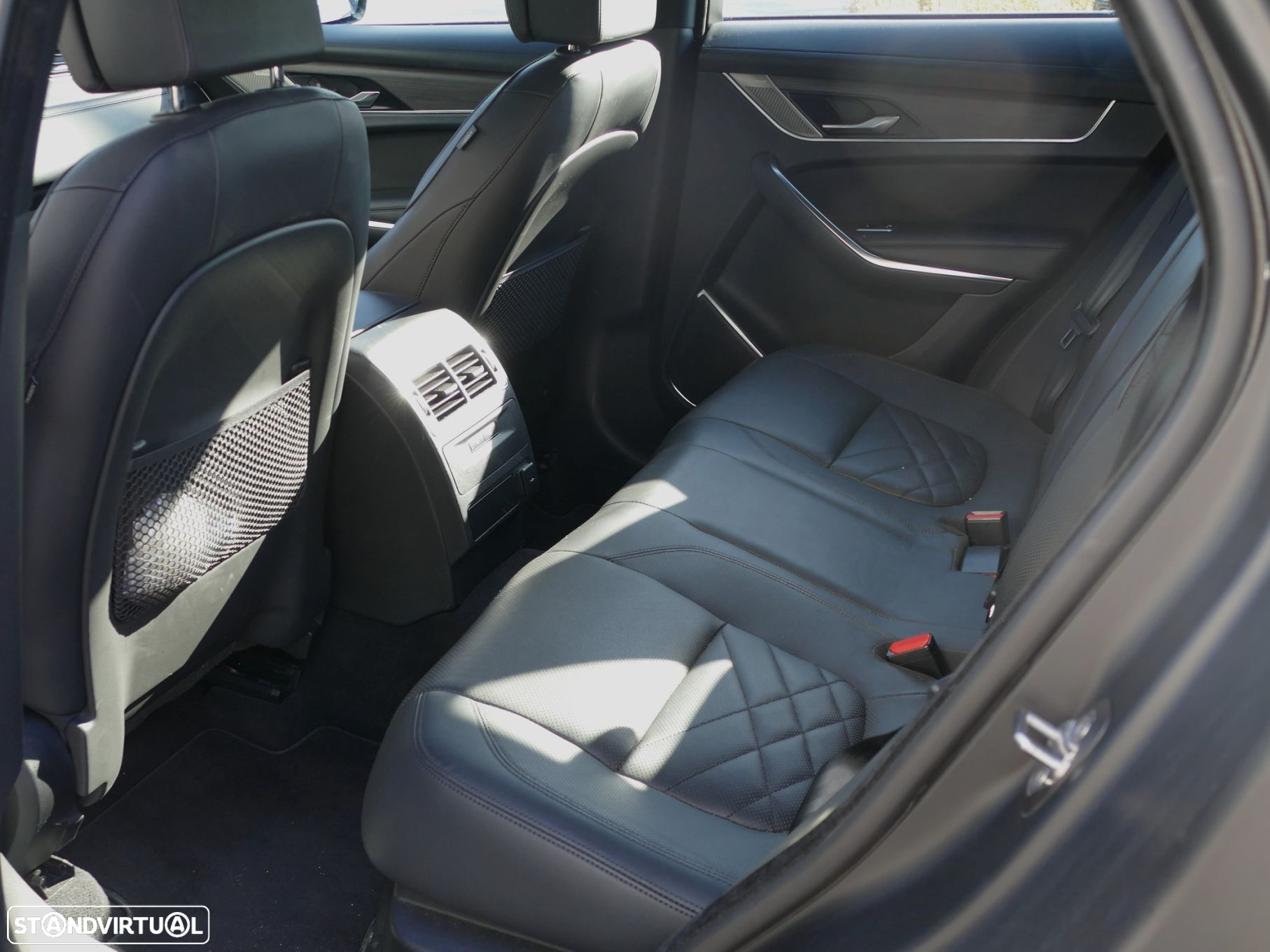 Jaguar F-Pace 2.0 P400e AWD - 30
