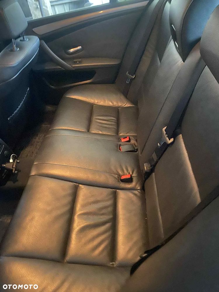 BMW Seria 5 523i - 10