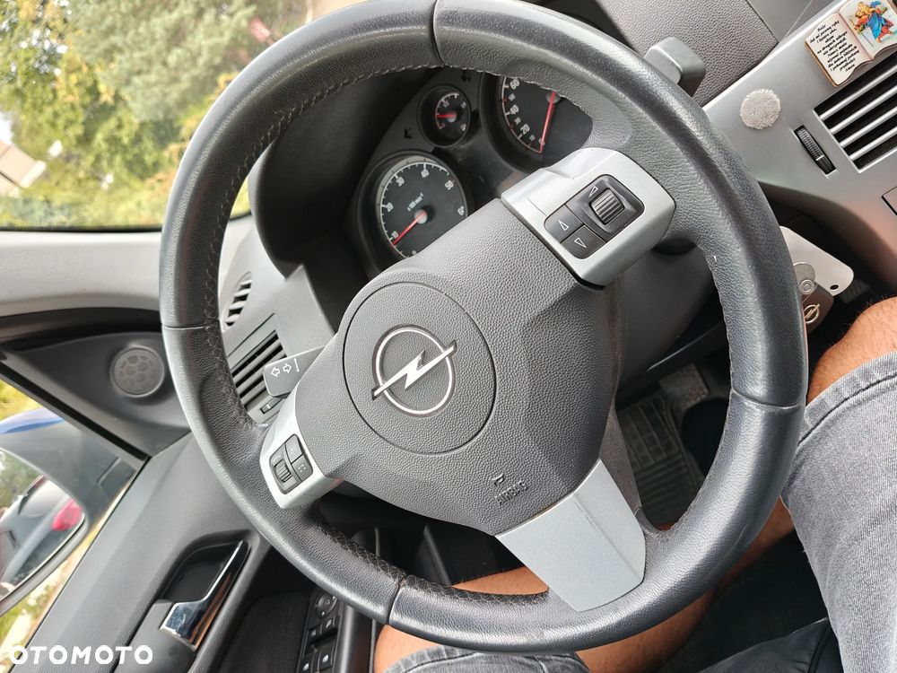 Opel Astra 1.7 CDTI DPF - 11