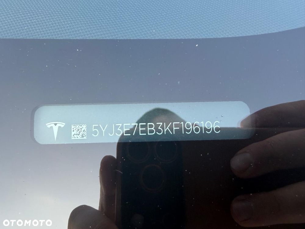 Tesla Model 3 - 24