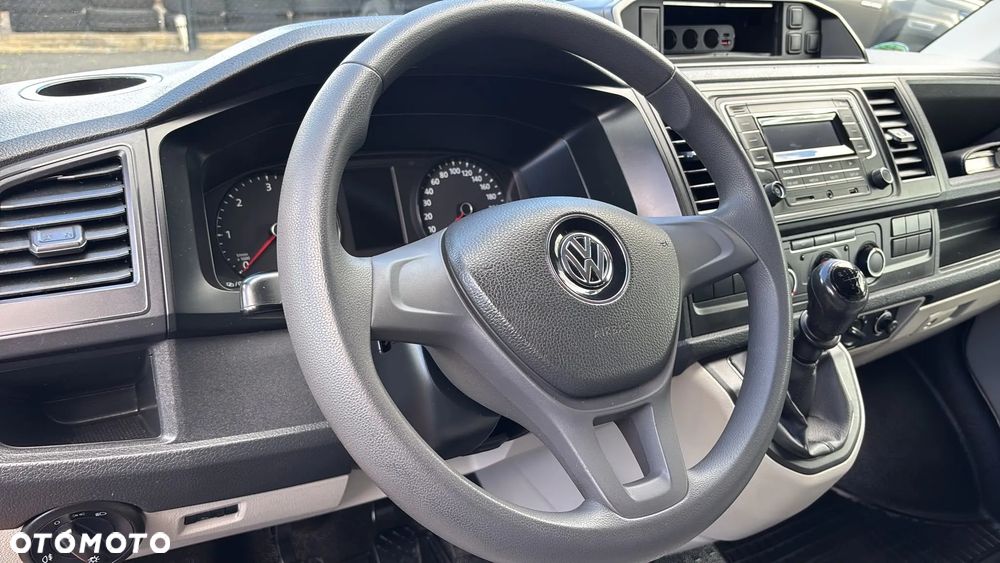 Volkswagen Transporter - 12