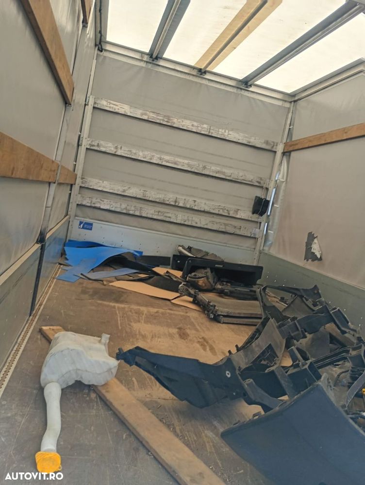 Cub prelata 2,32 m înălțime 2,22 m lățime 4,30 m lungime Renault - 2