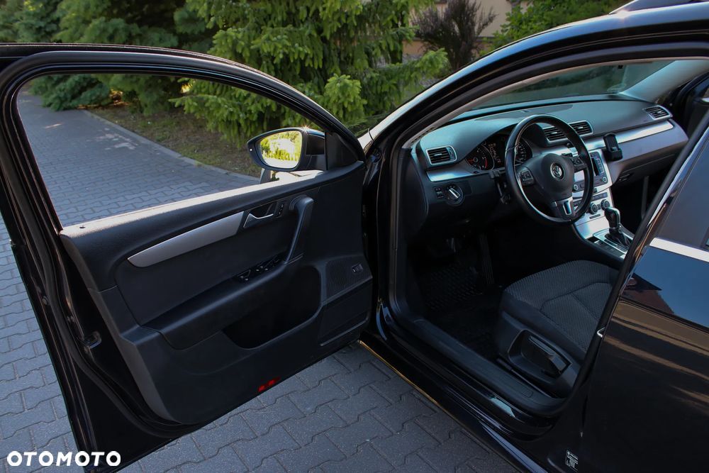 Volkswagen Passat 2.0 TDI Highline DSG - 29