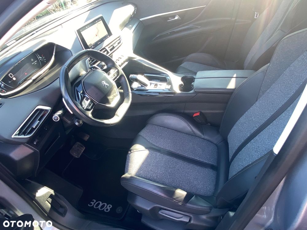 Peugeot 3008 PureTech 130 Stop & Start GPF EAT8 Allure Business-Paket - 17