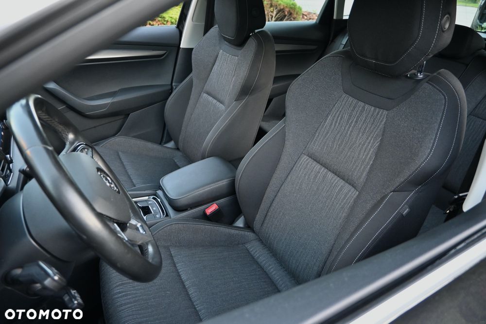 Skoda Karoq 1.5 TSI ACT DSG Ambition - 28