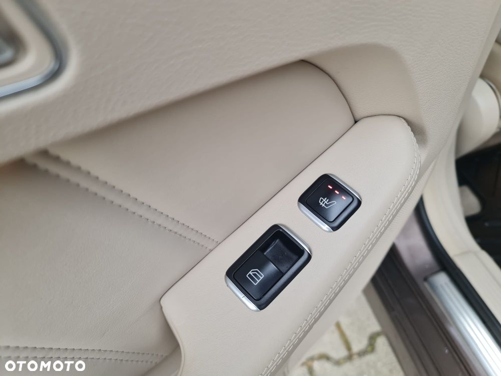 Mercedes-Benz Klasa E 350 CDI DPF BlueEFFICIENCY 7G-TRONIC Avantgarde - 25