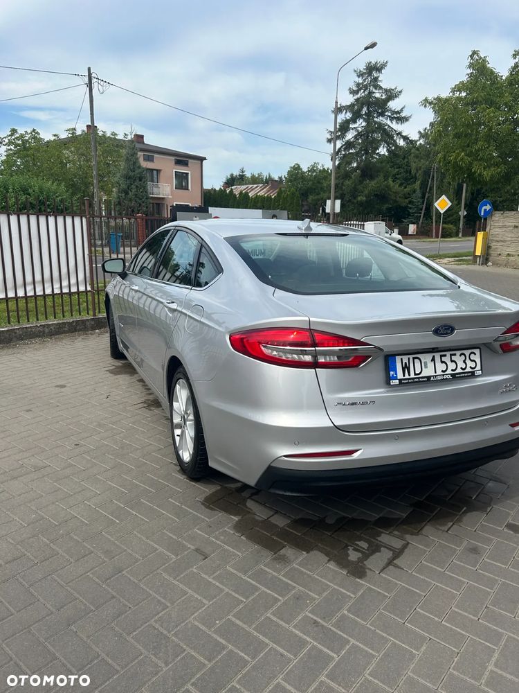 Ford Fusion - 13
