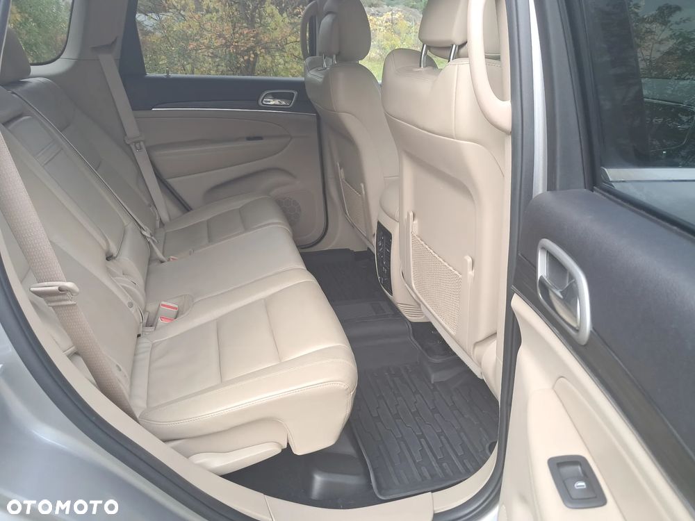 Jeep Grand Cherokee - 27