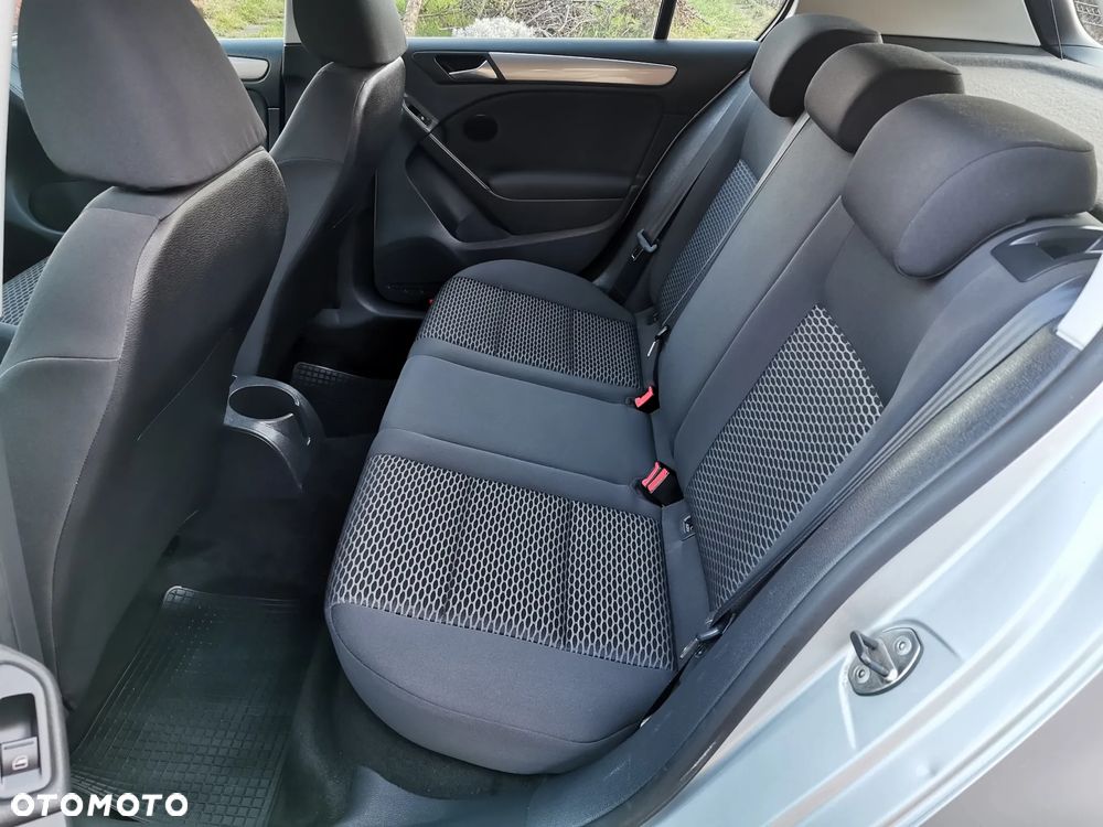 Volkswagen Golf 1.6 Trendline DSG - 19