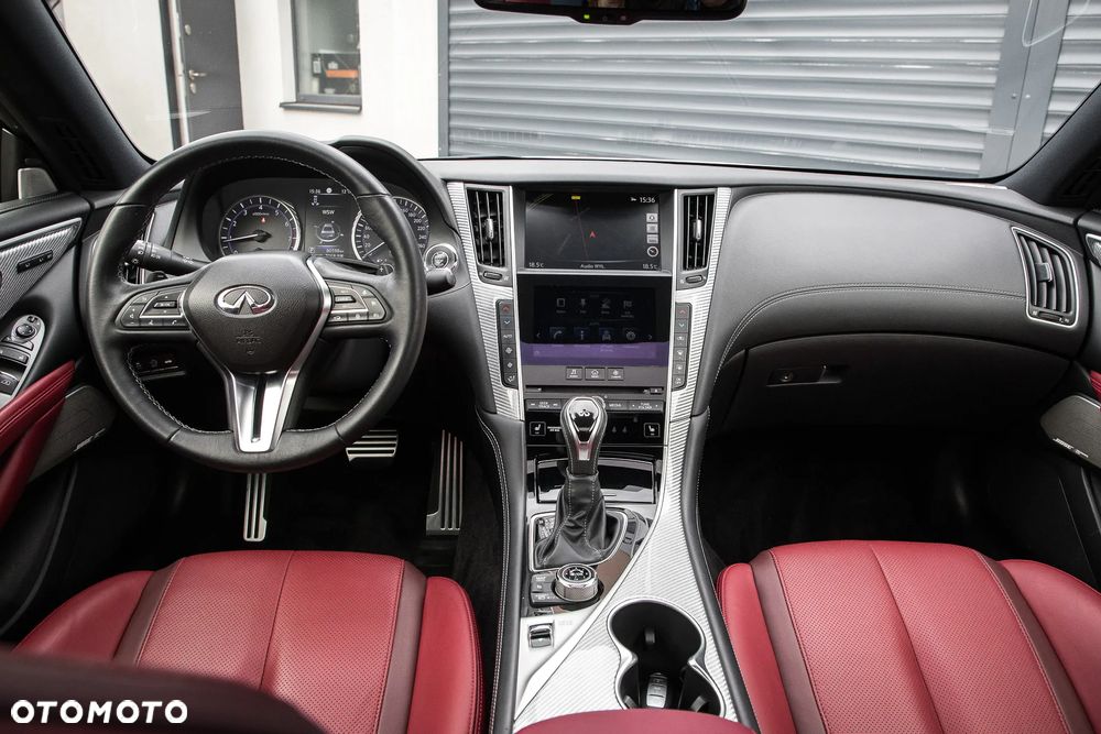 Infiniti Q60 2.0t Sport Tech - 24