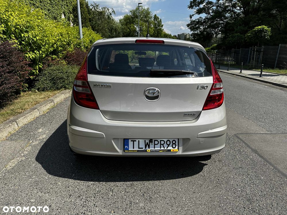 Hyundai i30 1.6 CRDi Base + - 5