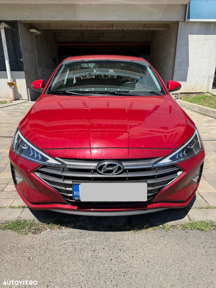 Hyundai Elantra - 1