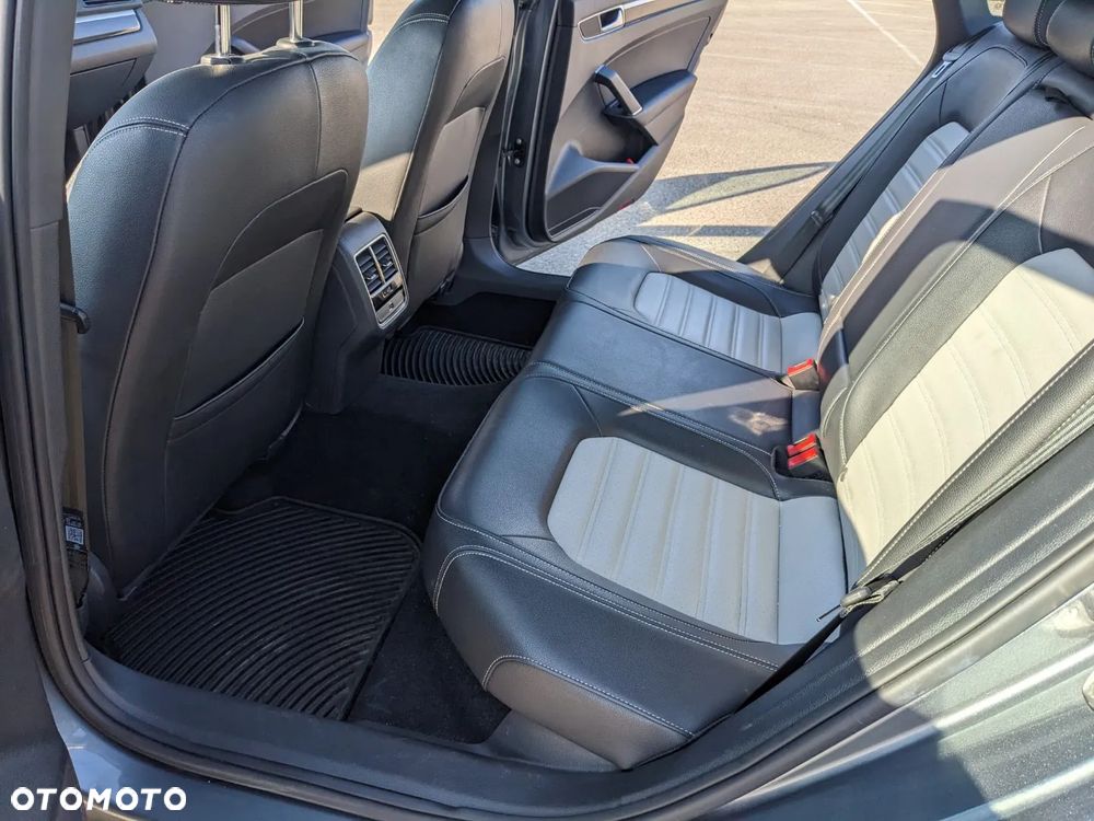 Volkswagen Passat - 8