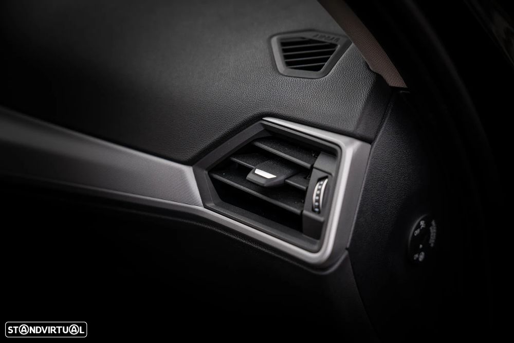 BMW 320 e Touring Auto - 11