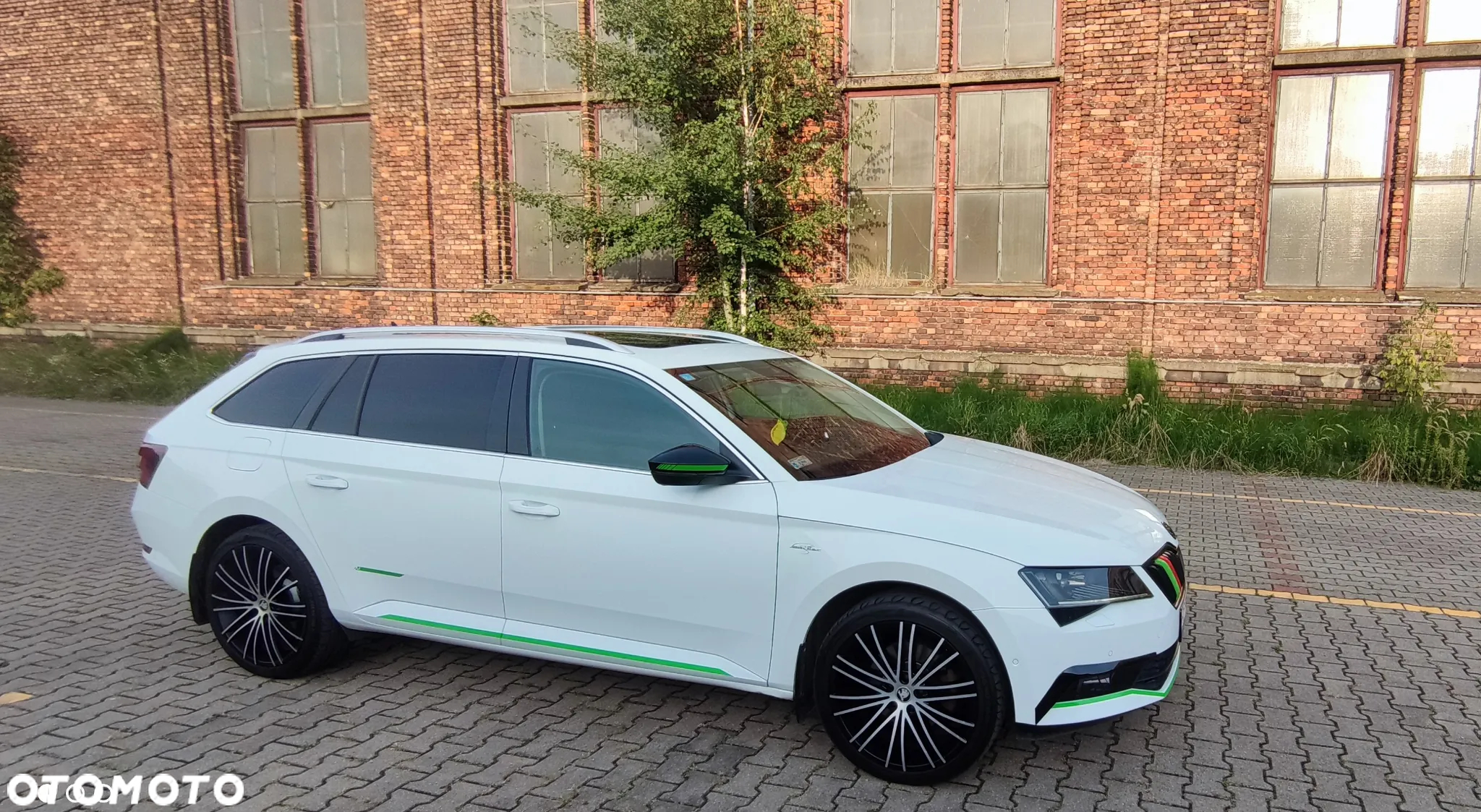 Skoda Superb 2.0 TDI 4x4 L&K DSG - 16