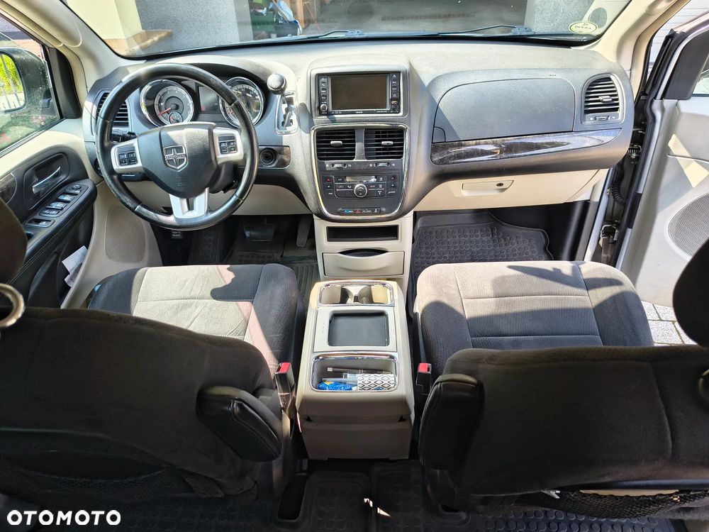 Dodge Grand Caravan - 5