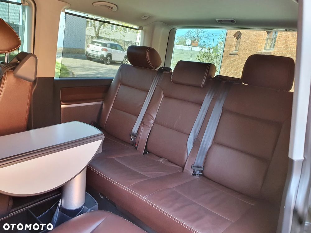 Volkswagen Multivan - 14