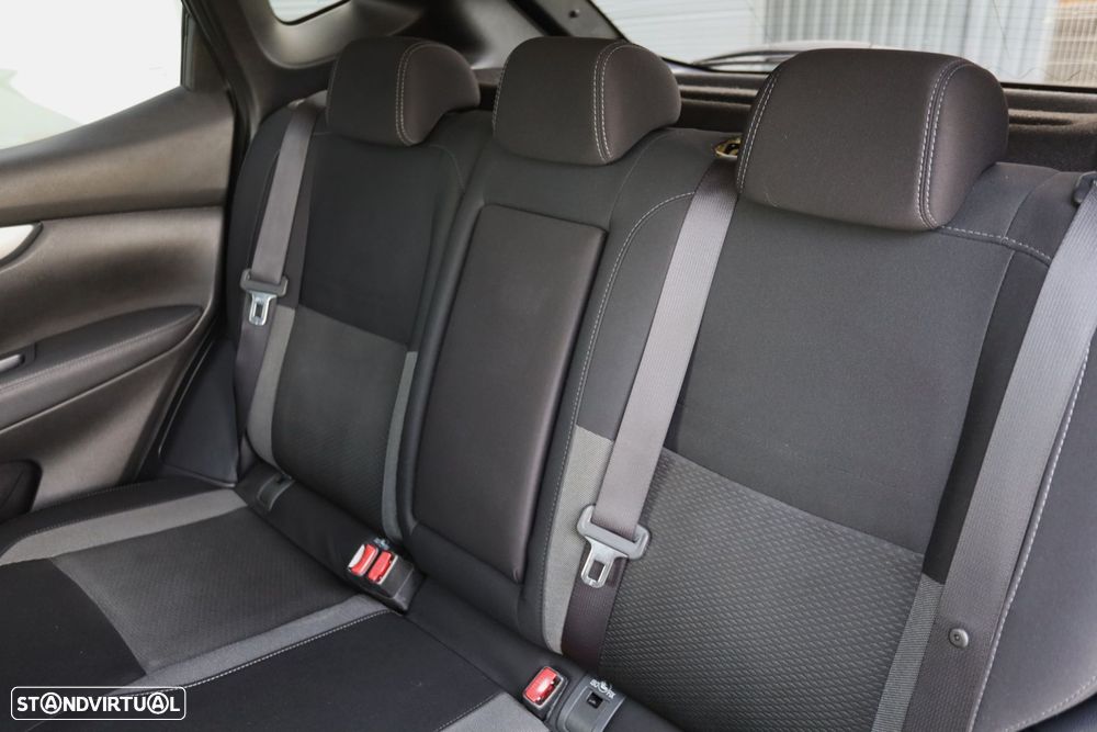 Nissan Qashqai 1.5 dCi N-Connecta - 17
