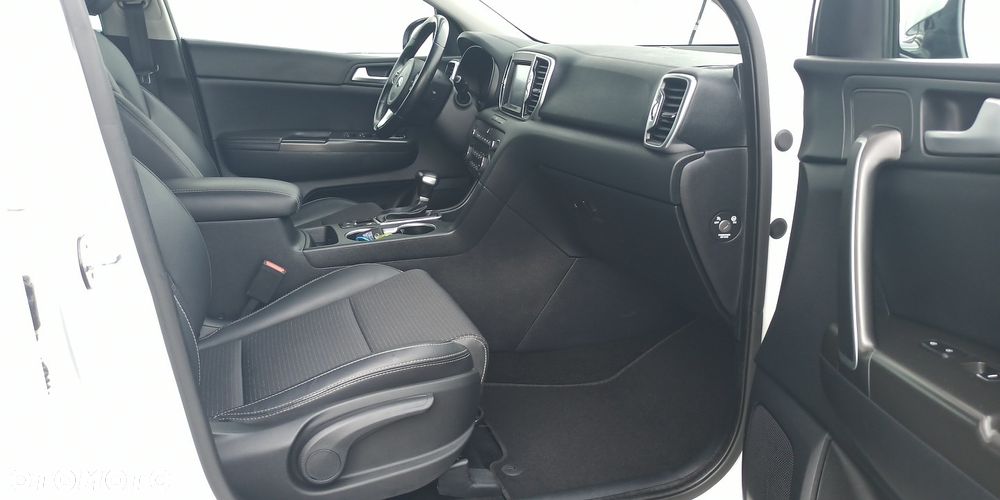 Kia Sportage 1.7 CRDI 2WD ISG Dream-Team Edition - 30