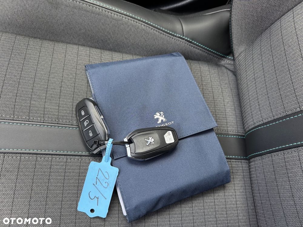 Peugeot 2008 1.5 BlueHDi Allure Pack S&S EAT8 - 24