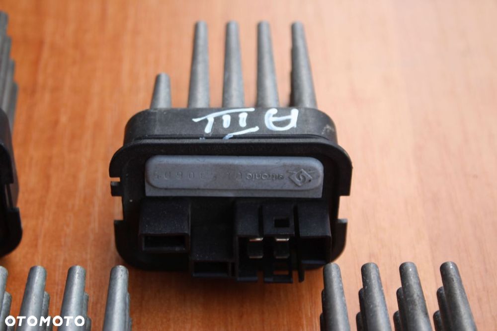 Rezystor Klimatronik Opel ASTRA H ZAFIRA A-B MERIVA A 52488536 - 7