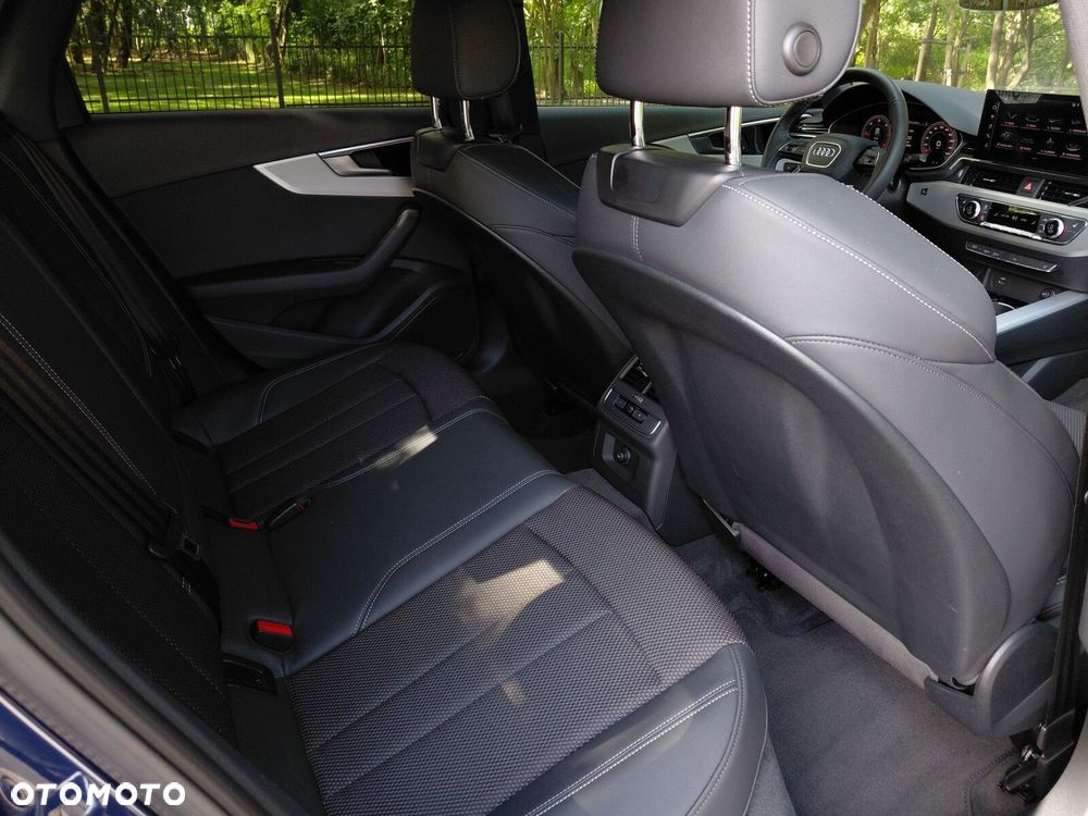 Audi A4 Limousine - 14