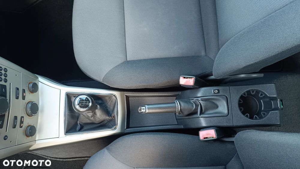 Opel Astra 1.6 Catch me - 30