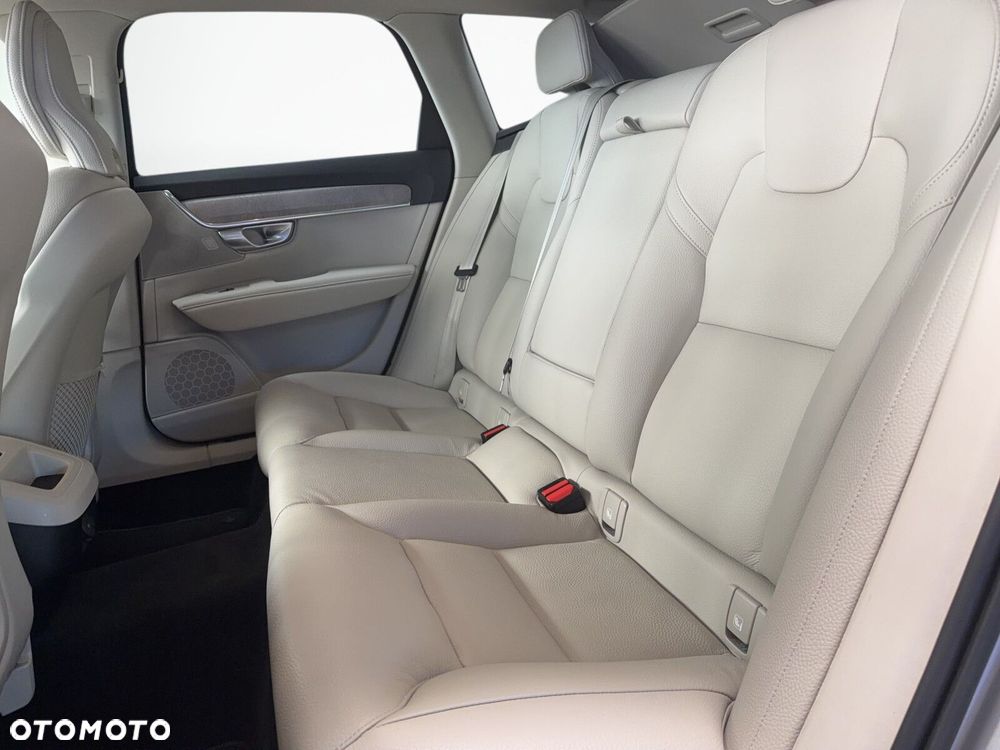 Volvo V90 Cross Country - 15