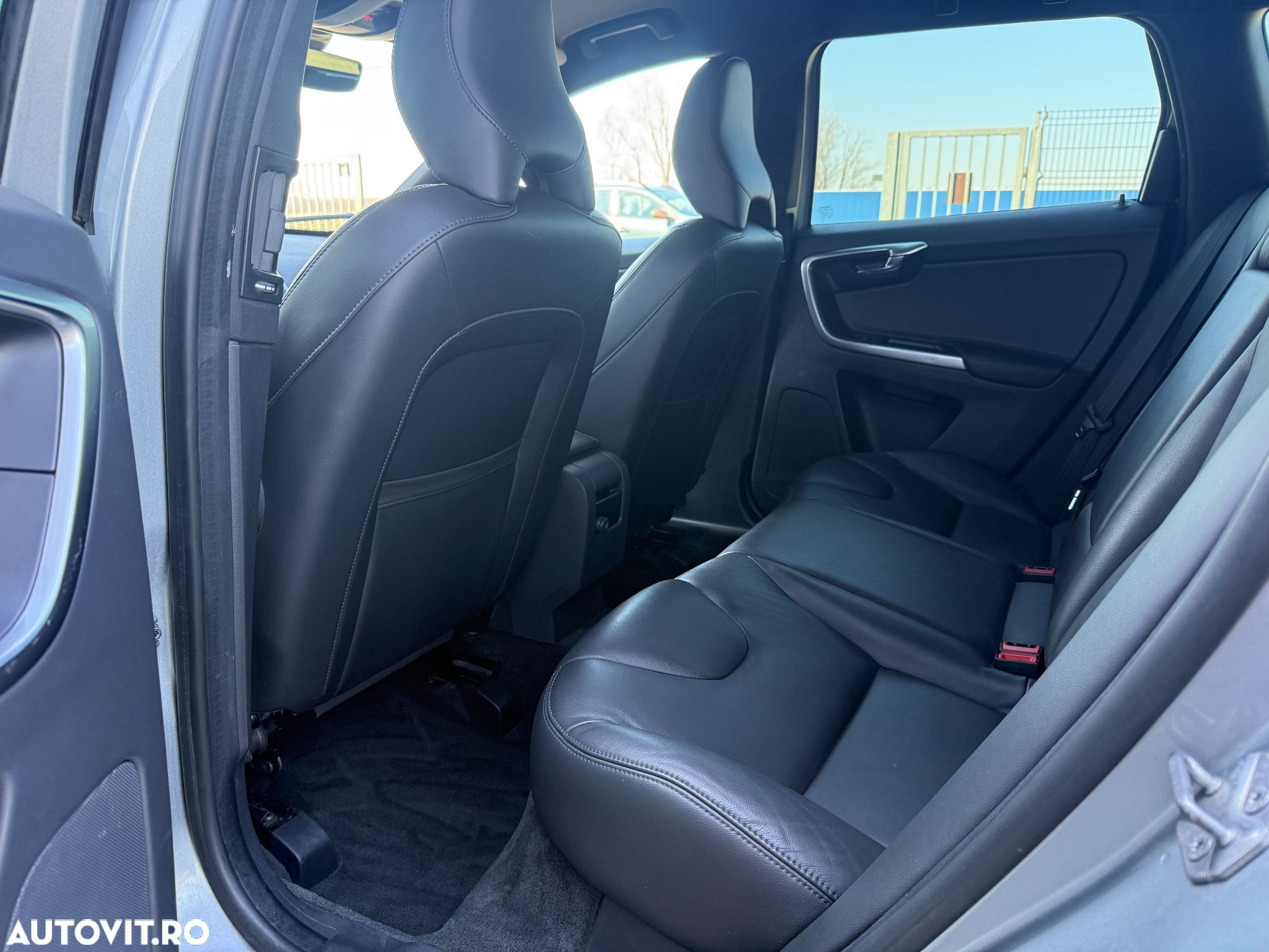 Volvo XC 60 D5 AWD Aut. Summum - 19