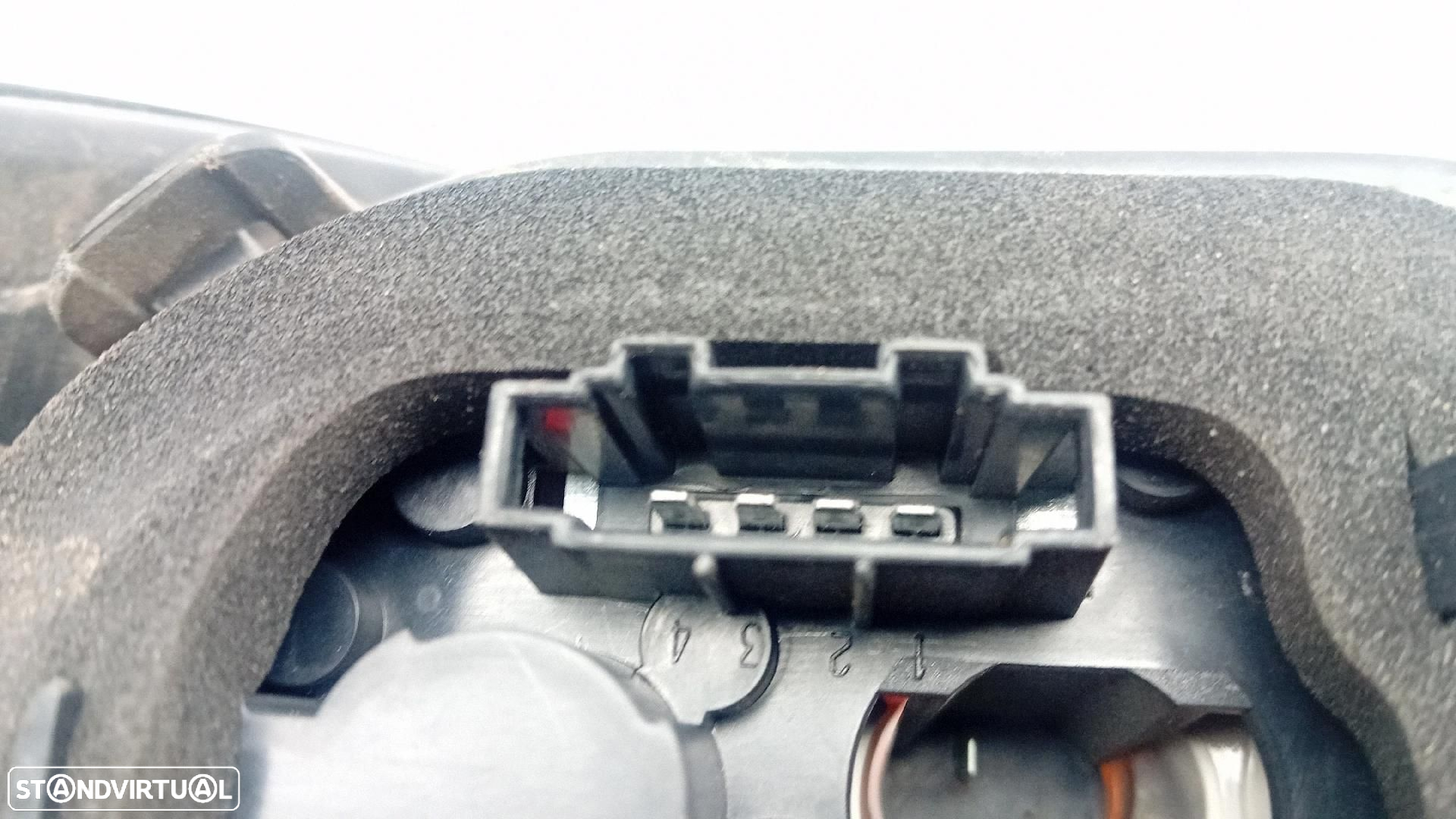 Farolim esquerdo VOLKSWAGEN Tiguan (5N) - 3