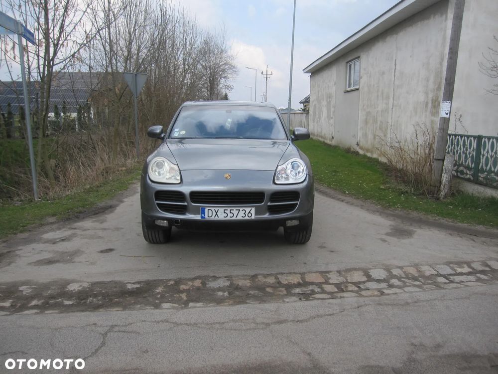 Porsche Cayenne - 4