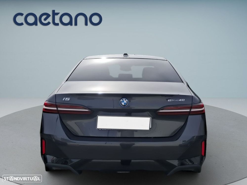BMW i5 eDrive40 Pack Desportivo M — fotografia 5