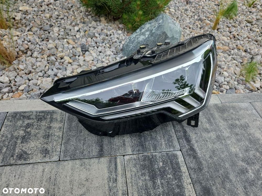 AUDI Q3 83A Lampa lewa przód Full Led Matrix HD 83A941035 Chrom 2020 - 2