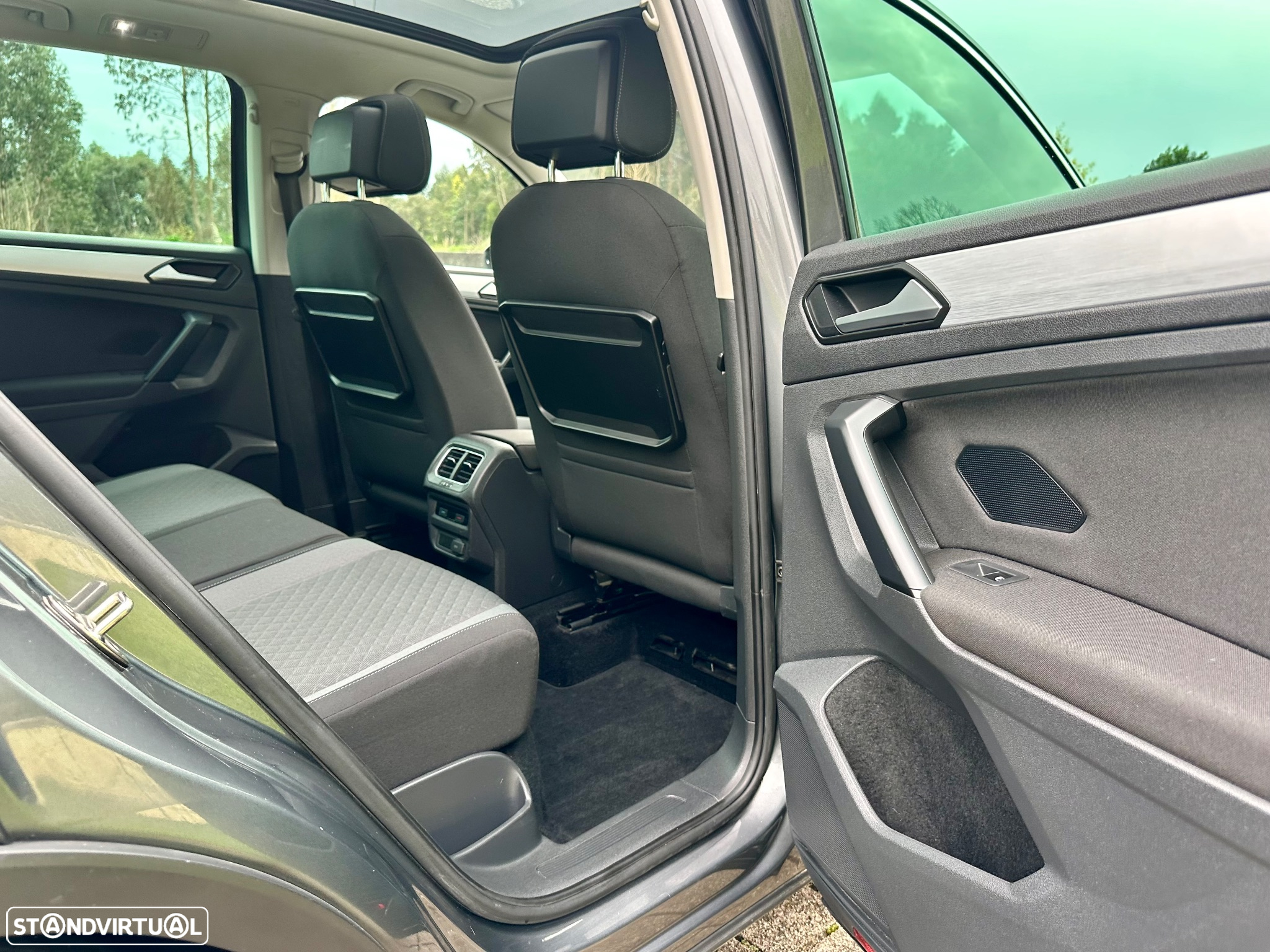 VW Tiguan 1.6 TDI Confortline - 26