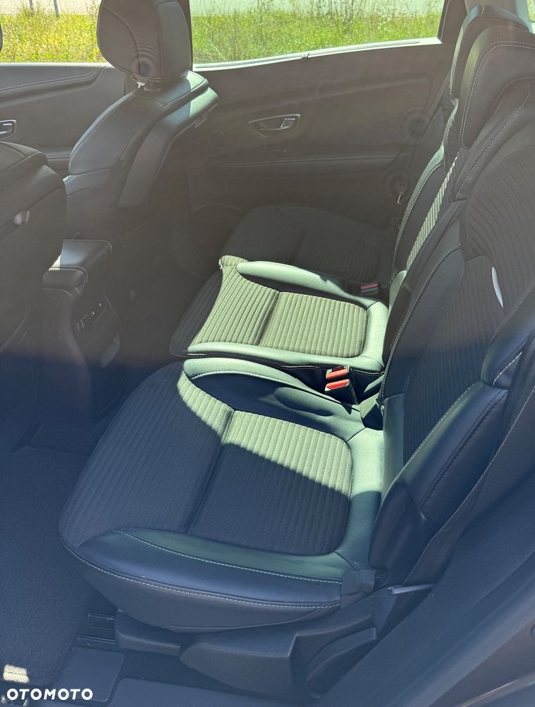 Renault Grand Scenic - 31