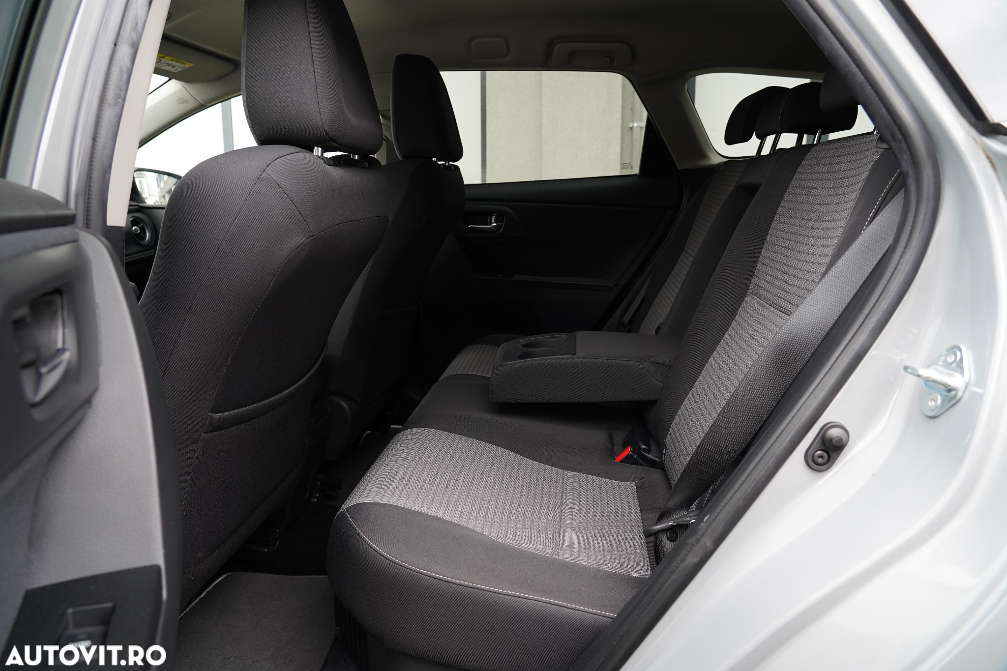Toyota Auris 1.8 L VVT-i Hybrid Sol - 15