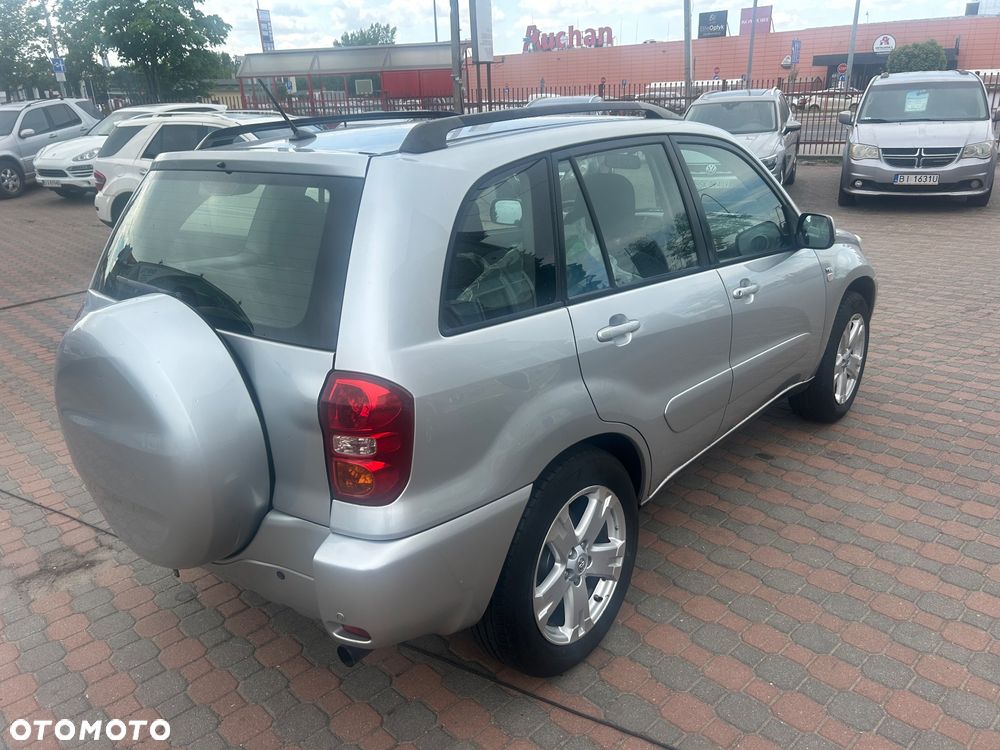 Toyota RAV4 1.8 VVT-i 4x2 - 5