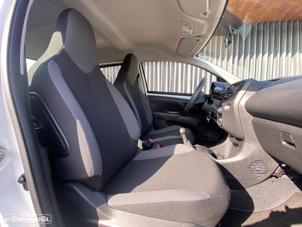 Toyota Aygo 1.0 X-Play - 9