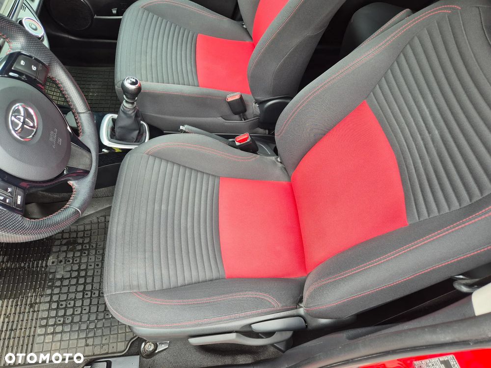 Toyota Yaris 1.33 VVT-i Lounge - 14