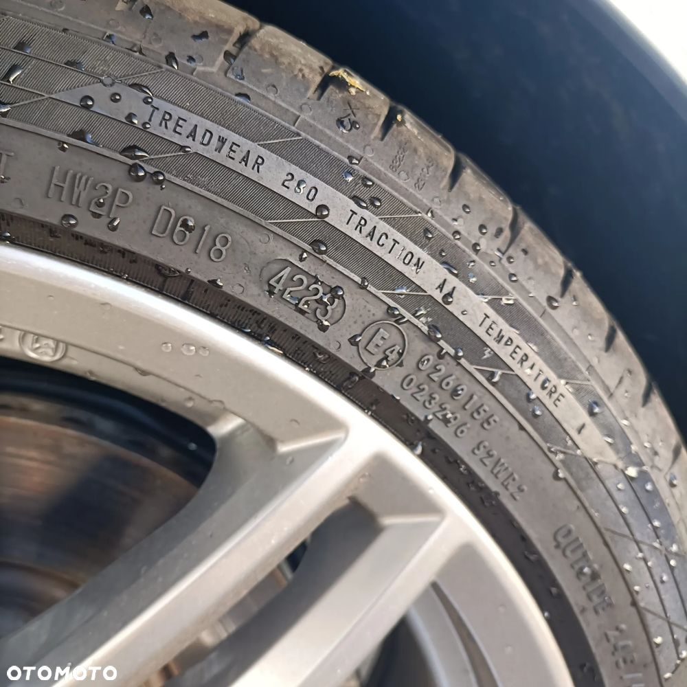 Mercedes-Benz Klasa E 300 T BlueTEC 7G-TRONIC - 36