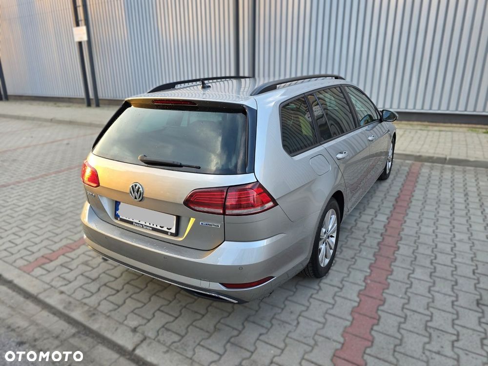 Volkswagen Golf - 5