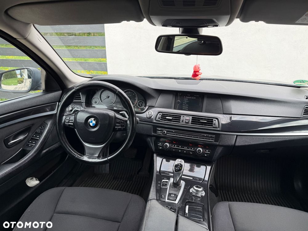 BMW Seria 5 520d Sport-Aut - 17