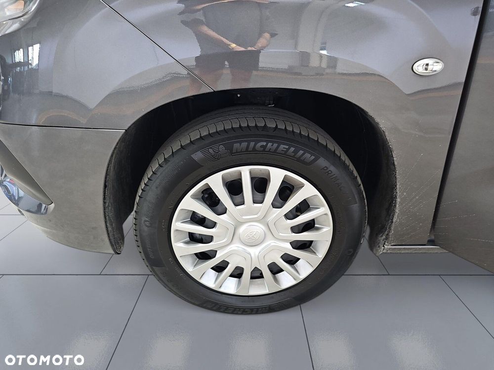 Toyota Proace City Verso Long 1.5 D-4D Business - 32